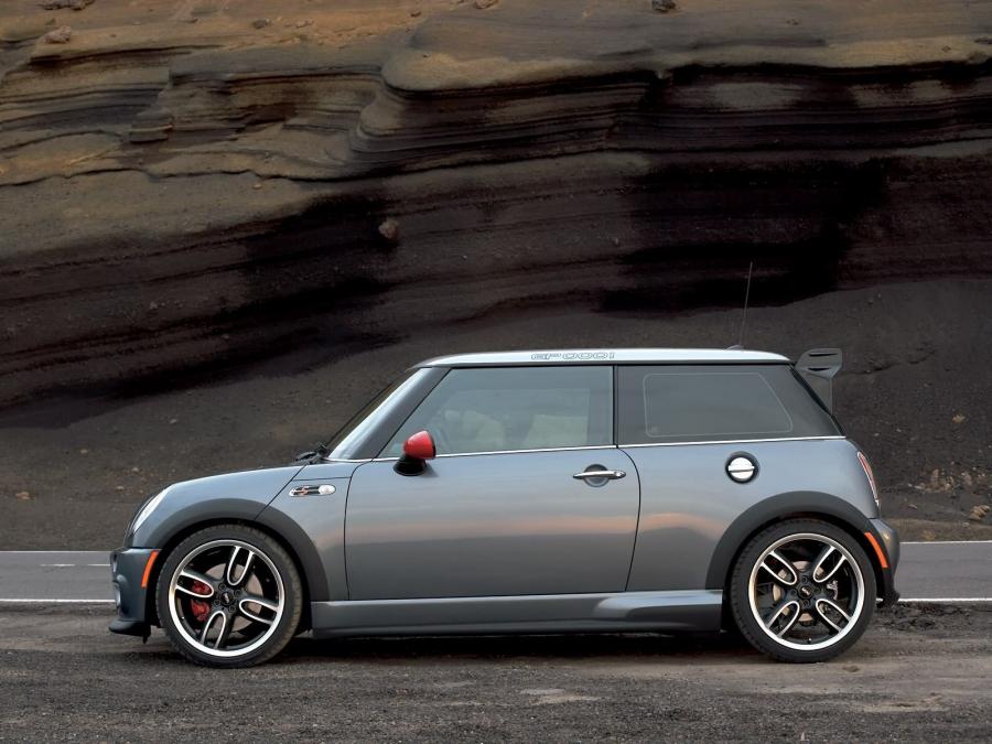 Mini Cooper S with JCW GP Kit 2006 года  (фото 11 из 22)